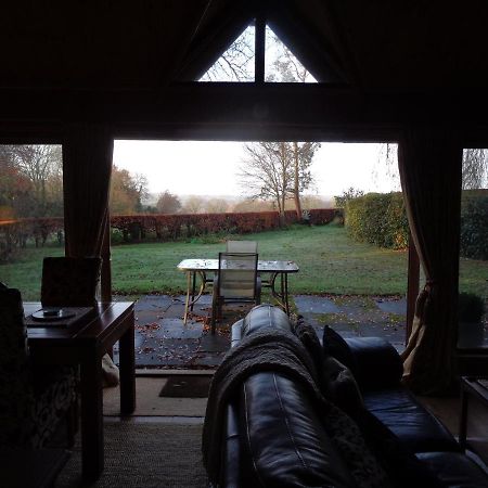 Idyllic Log Cabin Near Stratford Upon Avon Esterno foto