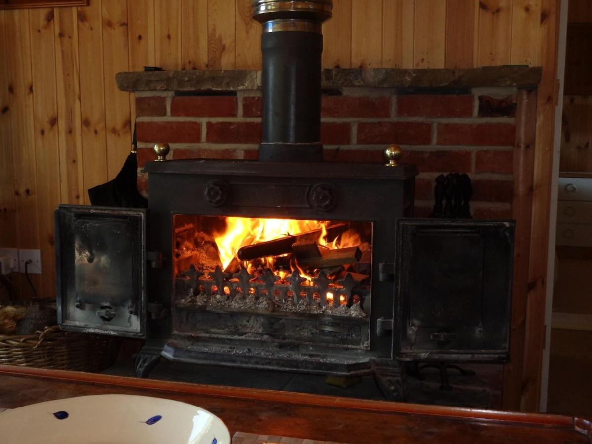 Idyllic Log Cabin Near Stratford Upon Avon Esterno foto